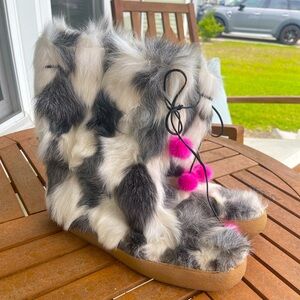 Kate Spade Alaska Boots, Size 40 (10M), White and Grey